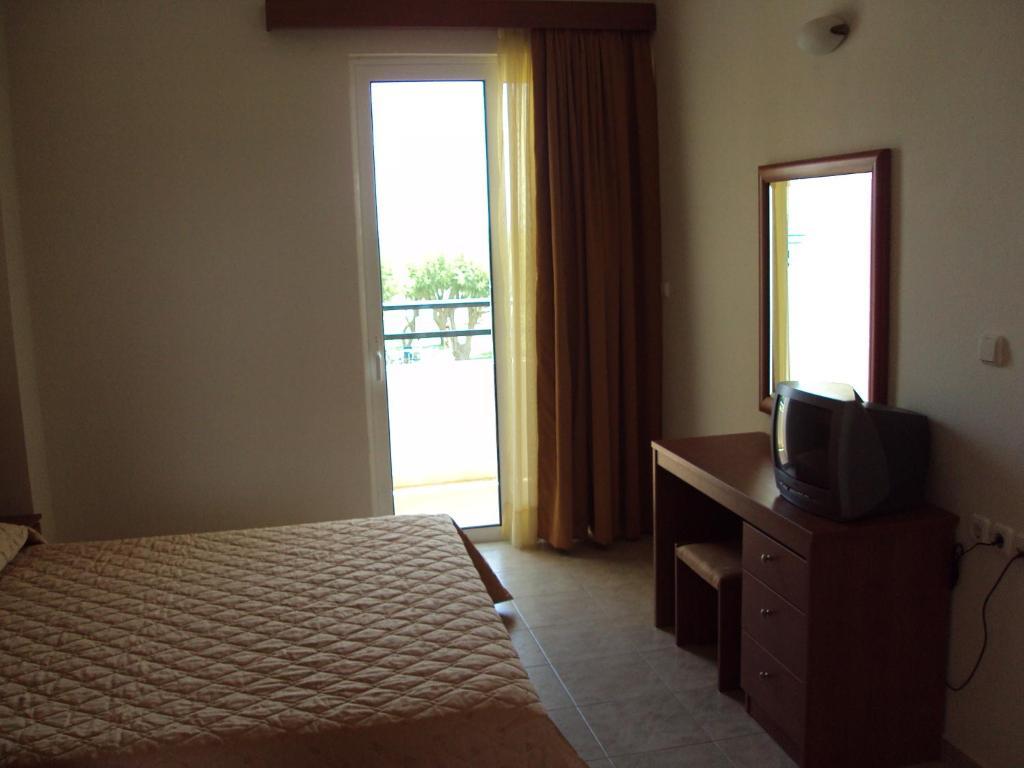 Al Mare Apartments Afantou Pokoj fotografie